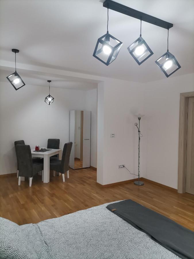 סומבור Apartman Mima מראה חיצוני תמונה