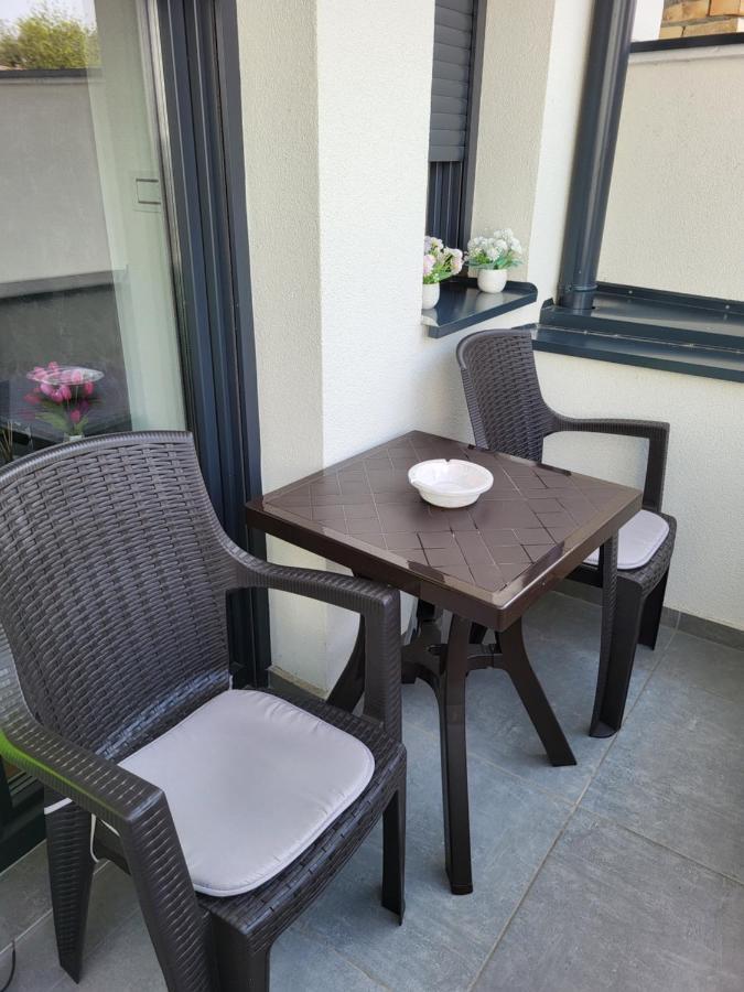סומבור Apartman Mima מראה חיצוני תמונה